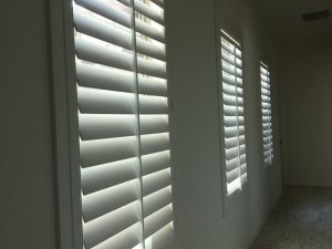 Read more about the article Shades vs. Shutters: Which Window Treatment Is Right for You?